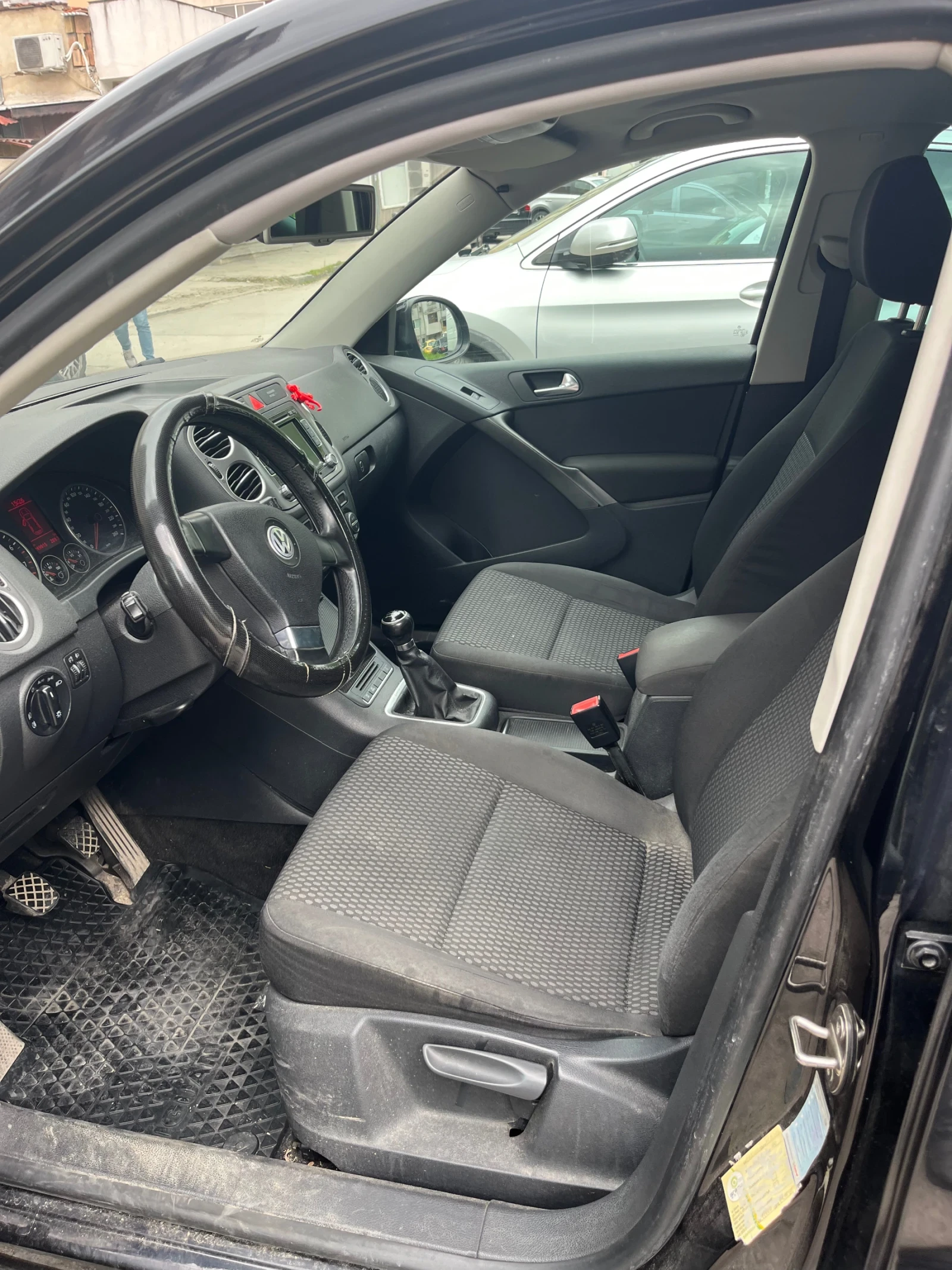 VW Tiguan 4x4, снимка 8 - Автомобили и джипове - 54554604