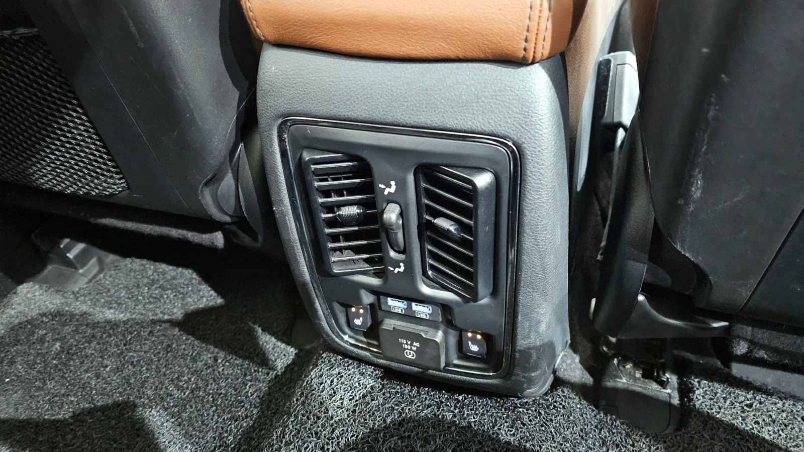 Jeep Grand cherokee SUMMIT* 8ZF* ОБДУХ* DISTRNONIK* PANO* КРАЙНА ЦЕНА, снимка 16 - Автомобили и джипове - 54714212