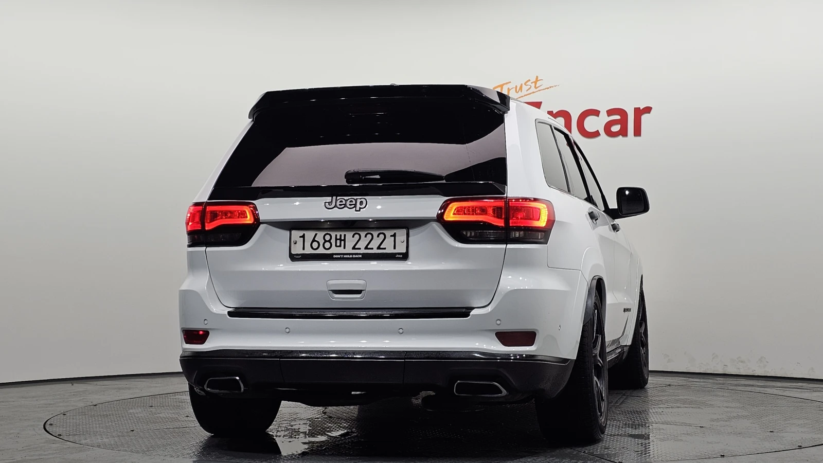 Jeep Grand cherokee SUMMIT* 8ZF* ОБДУХ* DISTRNONIK* PANO* КРАЙНА ЦЕНА, снимка 3 - Автомобили и джипове - 54714212