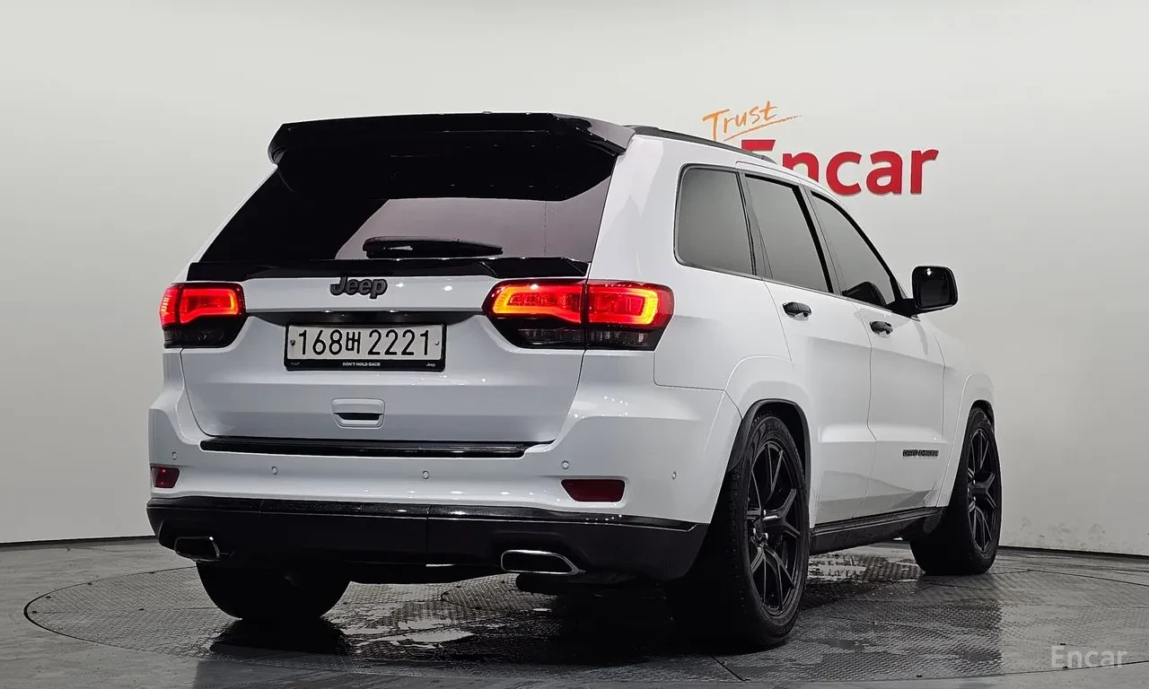 Jeep Grand cherokee SUMMIT* 8ZF* ОБДУХ* DISTRNONIK* PANO* КРАЙНА ЦЕНА, снимка 4 - Автомобили и джипове - 54714212