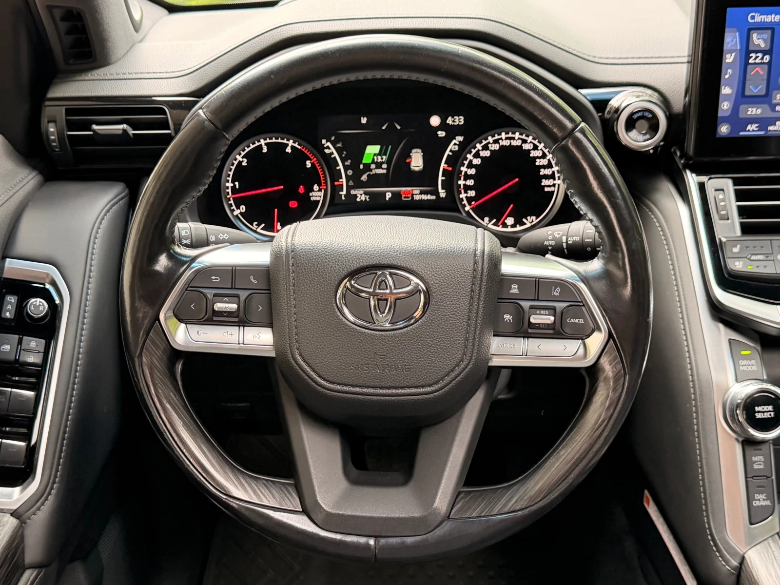 Toyota Land cruiser 300 / 3.3 V6 / 70 ANNIVERSARY, снимка 13 - Автомобили и джипове - 54956834