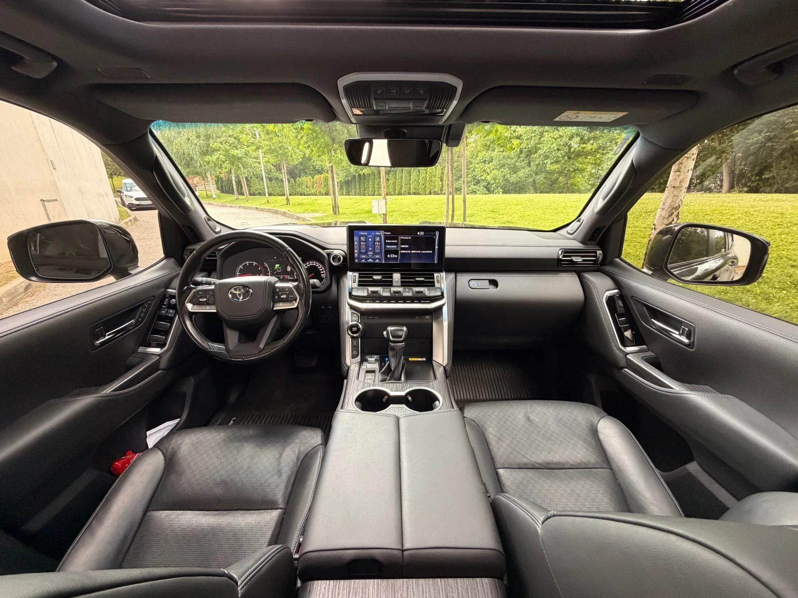 Toyota Land cruiser 300 / 3.3 V6 / 70 ANNIVERSARY, снимка 12 - Автомобили и джипове - 54956834