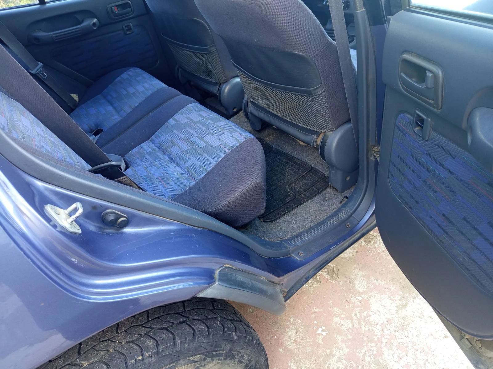 Toyota Rav4, снимка 8 - Автомобили и джипове - 55381345