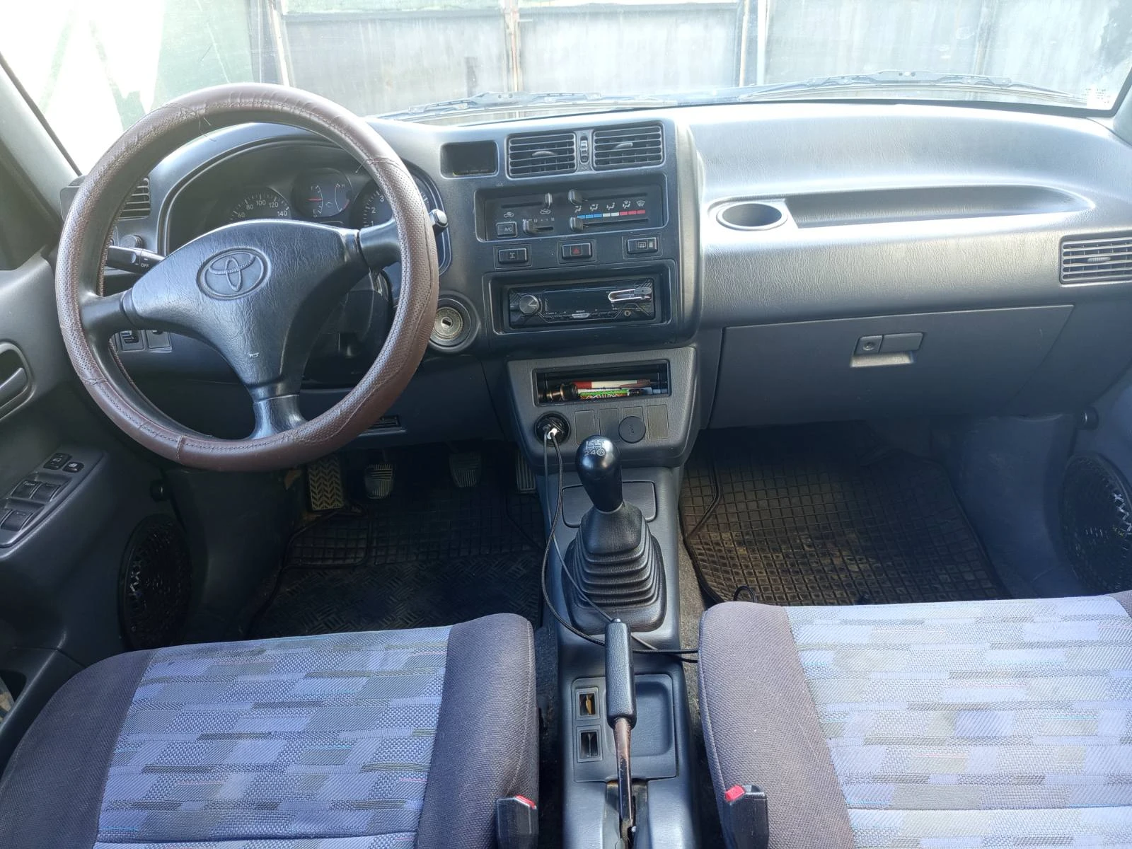Toyota Rav4, снимка 5 - Автомобили и джипове - 55381345