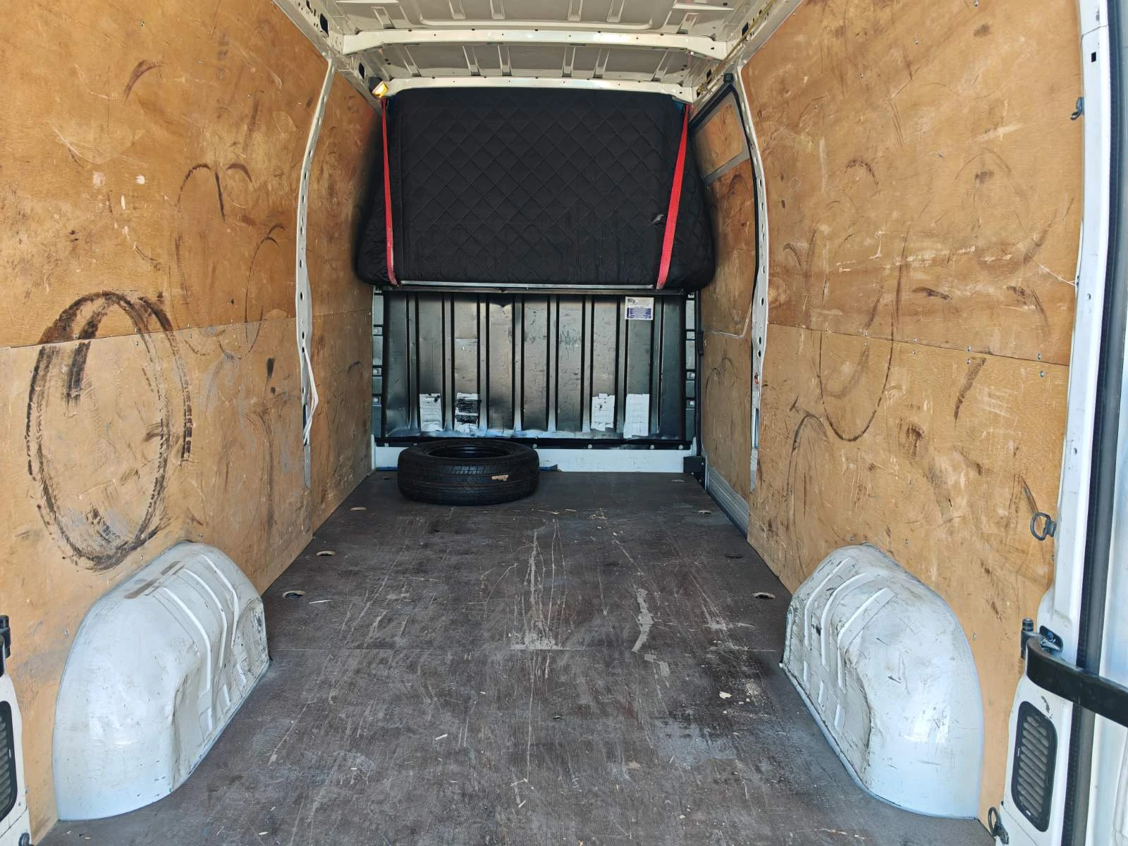 Renault Master 999Евро за получаване, 2.3 dCi L3H2 легло, печка, снимка 10 - Бусове и автобуси - 53808536