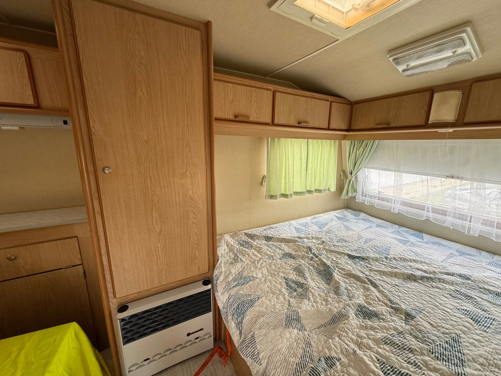 Каравана Chateau La Car 380, снимка 9 - Каравани и кемпери - 54910169