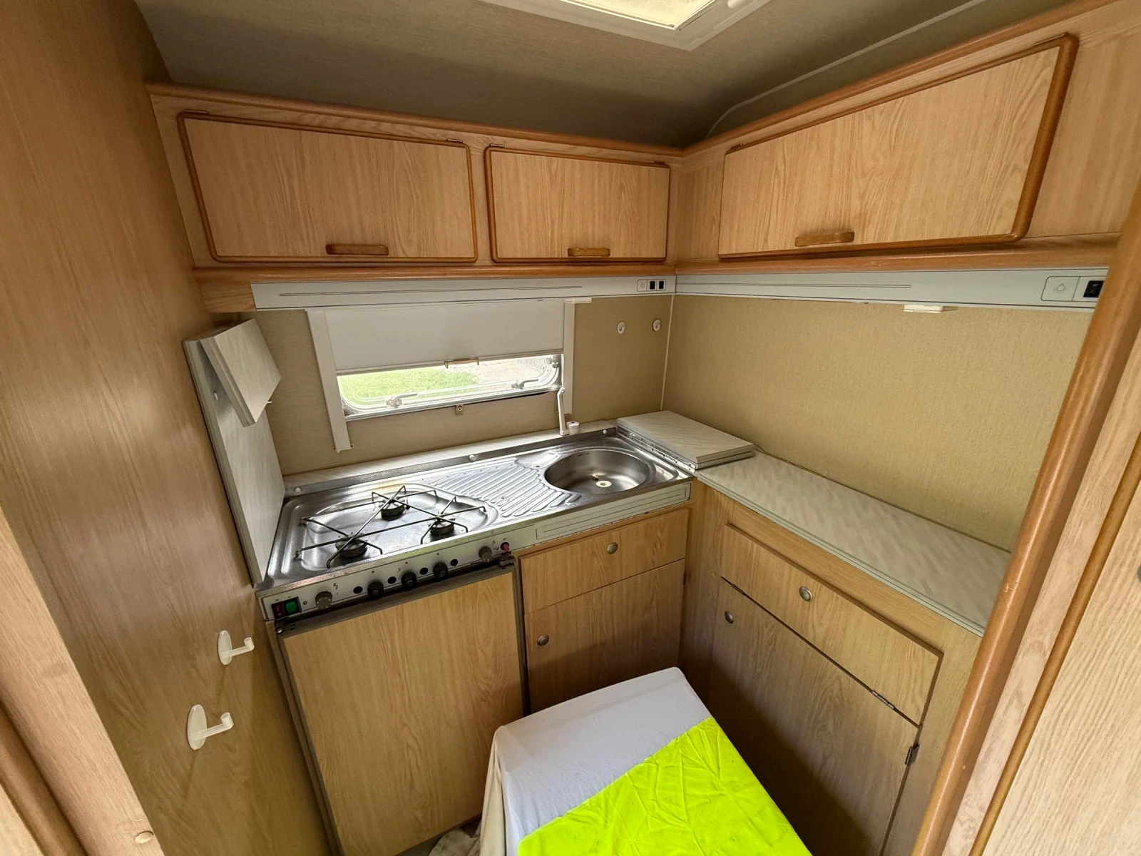 Каравана Chateau La Car 380, снимка 12 - Каравани и кемпери - 54910169
