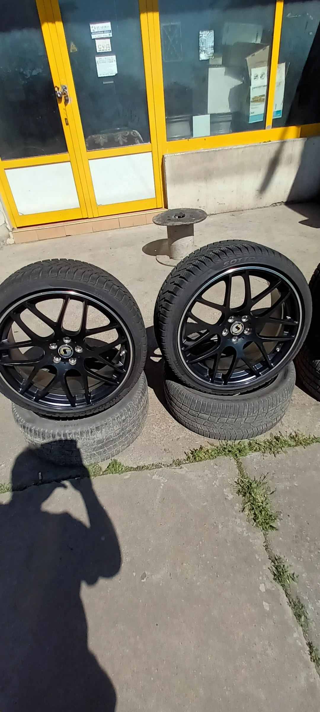 Гуми с джанти Pirelli 285/30R20, снимка 2 - Гуми и джанти - 54751435