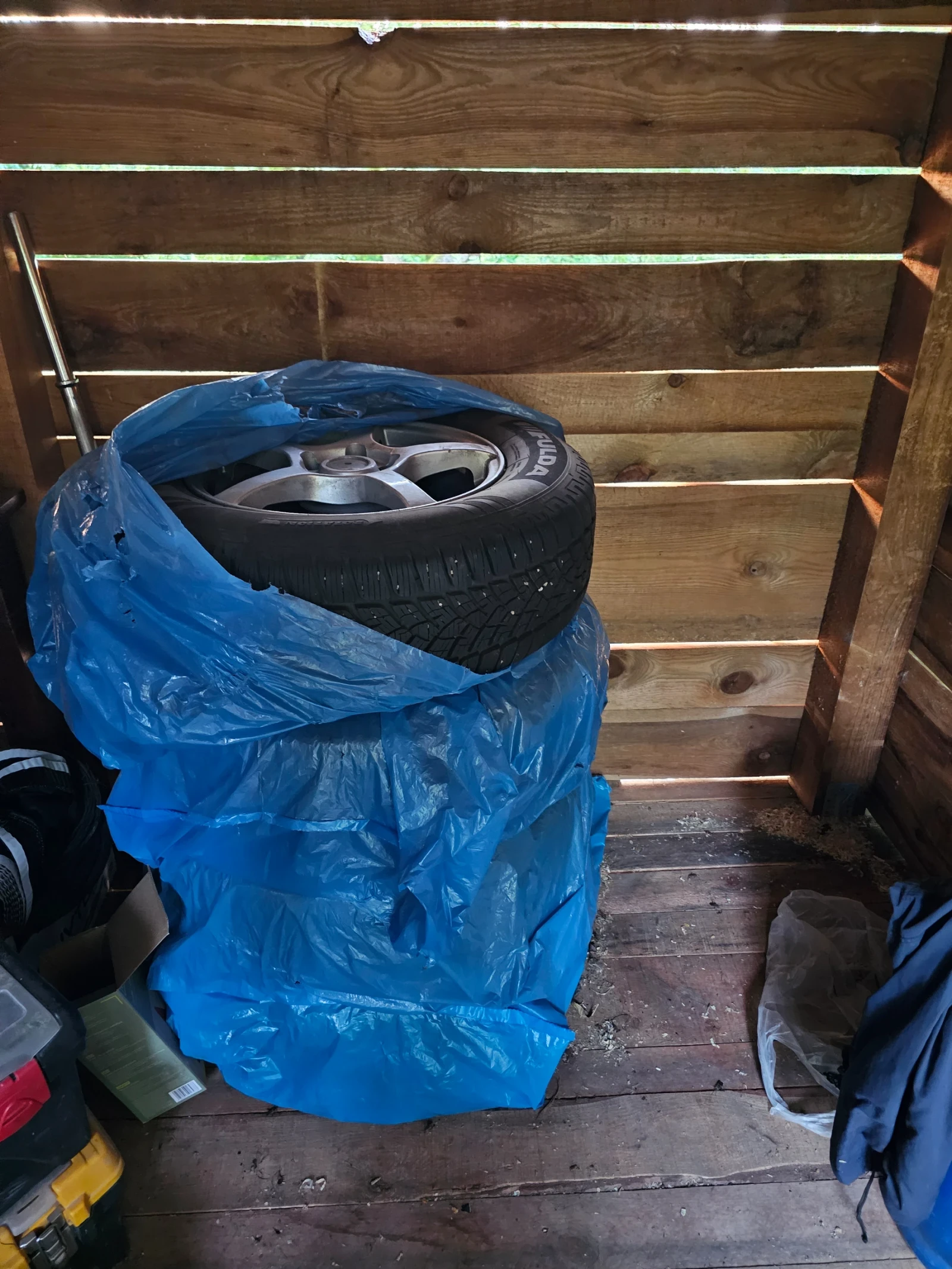 ���� � ������ 215/70R16 | Mobile.bg � ����������� 5