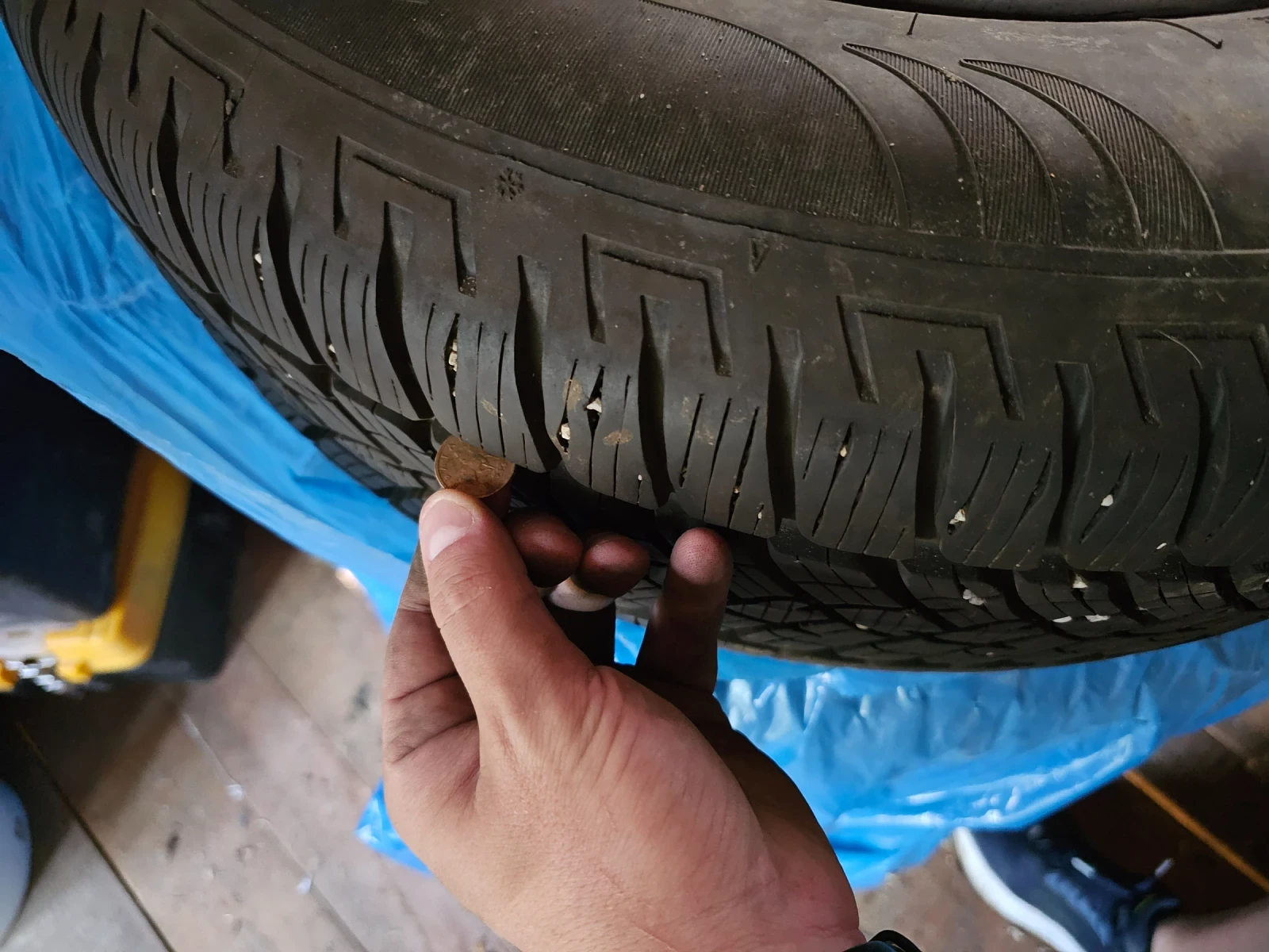 ���� � ������ 215/70R16 | Mobile.bg � ����������� 1