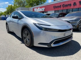 Toyota Prius  SE FWD