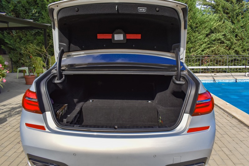 BMW 740 Le X-Drive Performance [M Pack], снимка 10 - Автомобили и джипове - 45426794