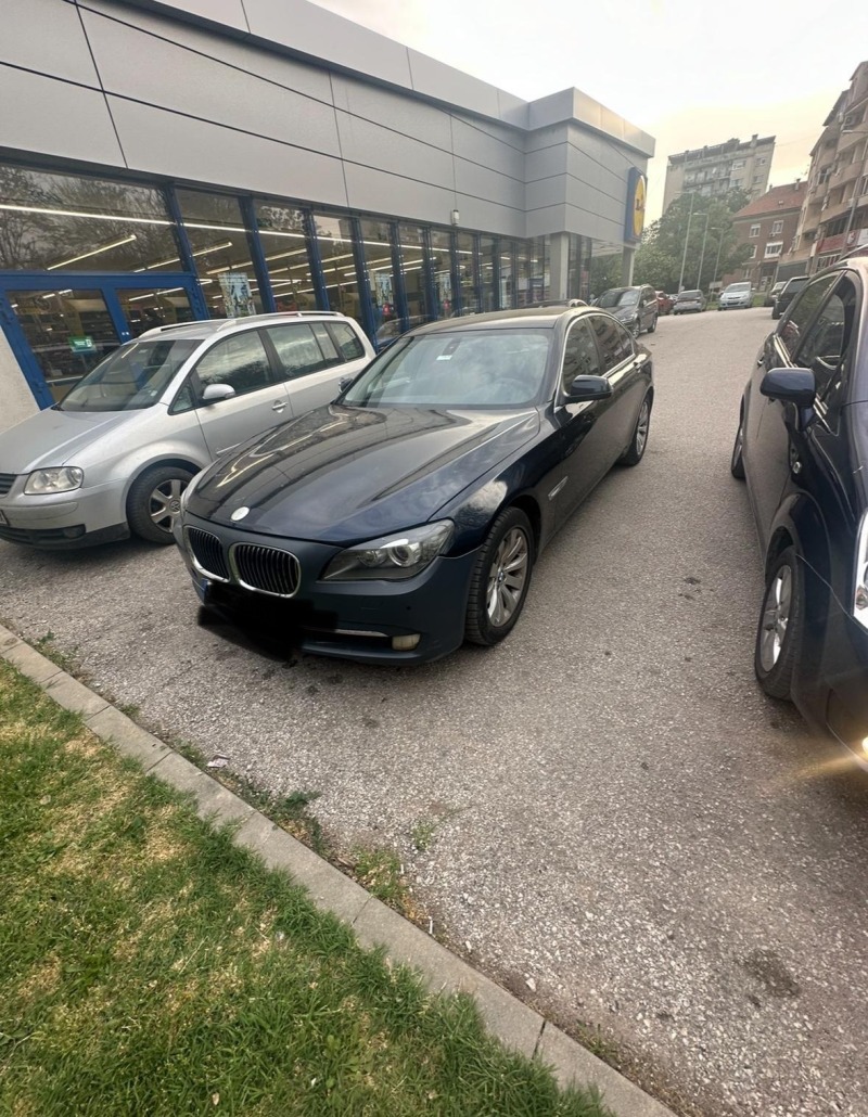 BMW 730, снимка 2 - Автомобили и джипове - 45719326