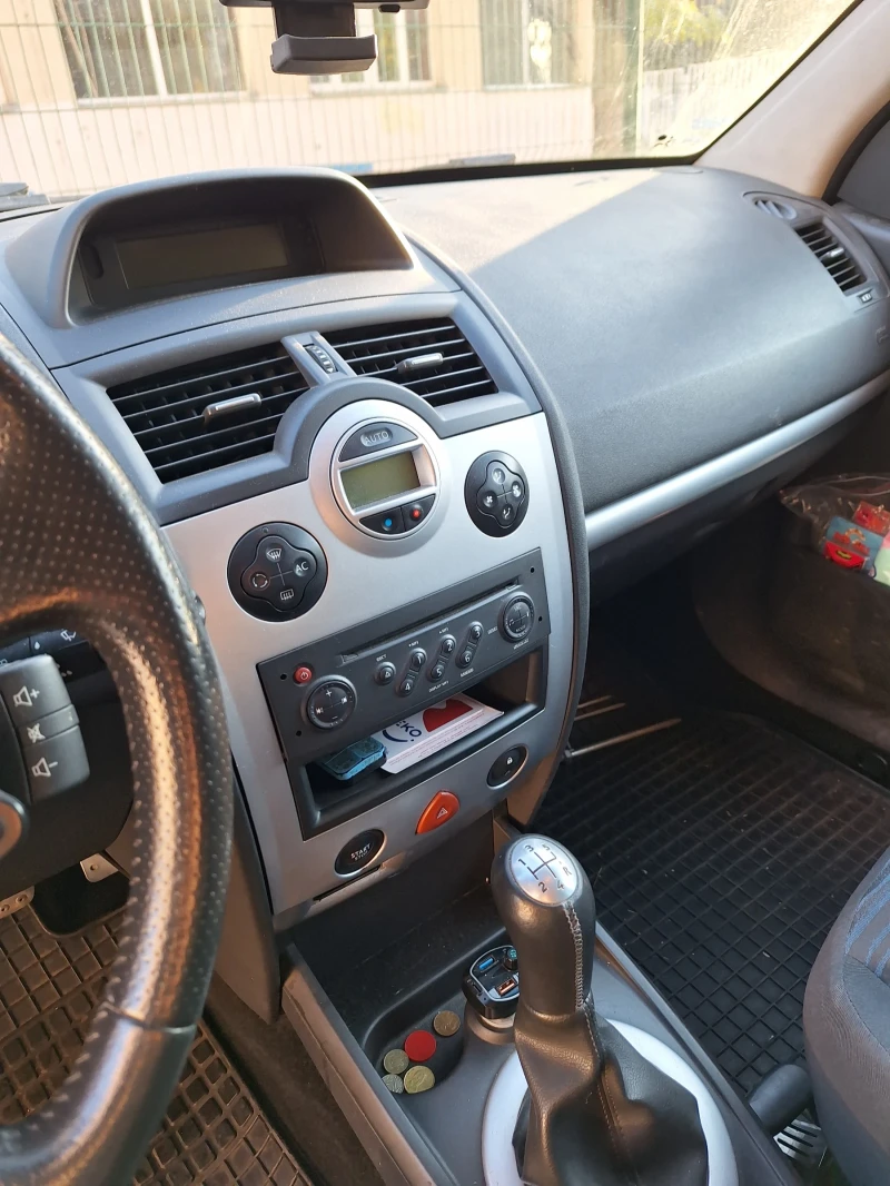 Renault Megane Фейслифт 1.6 16V бензин, снимка 5 - Автомобили и джипове - 47845027