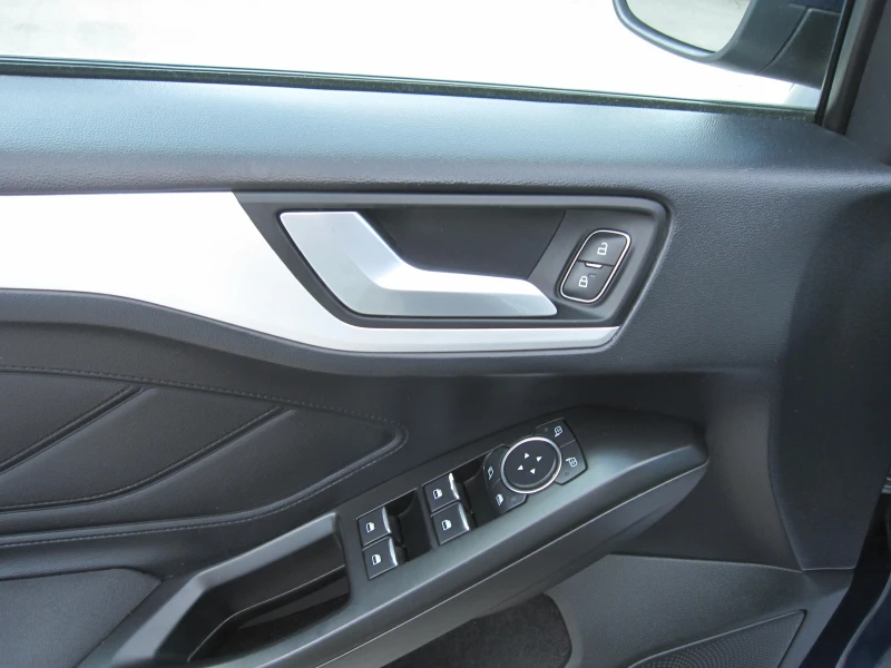 Ford Focus Автомат, 1, 5 d, NAVI, Камера, снимка 12 - Автомобили и джипове - 50748139