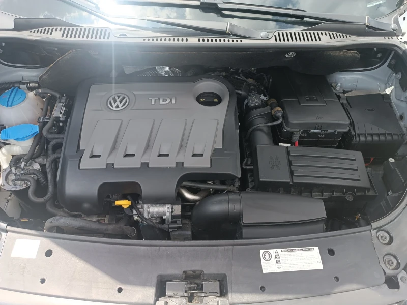 VW Touran 1, 6 TDi, КОЛЕДНА ПРОМОЦИЯ, ПЕРФЕКТЕН, ЛИЗИНГ, снимка 13 - Автомобили и джипове - 50994548
