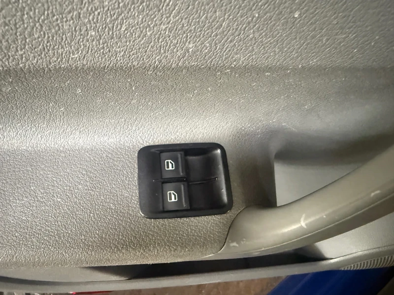 VW Caddy, снимка 12 - Автомобили и джипове - 51724259