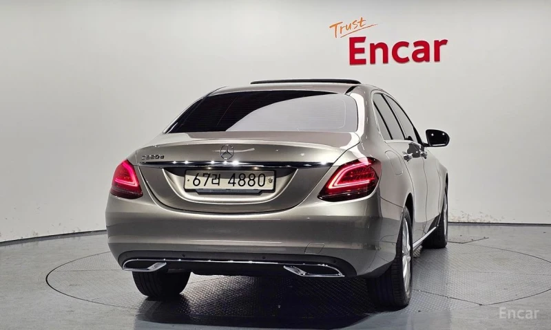 Mercedes-Benz C 220, снимка 4 - Автомобили и джипове - 52729657