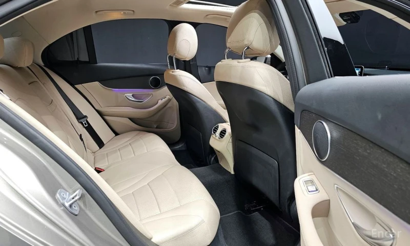 Mercedes-Benz C 220, снимка 11 - Автомобили и джипове - 52729657