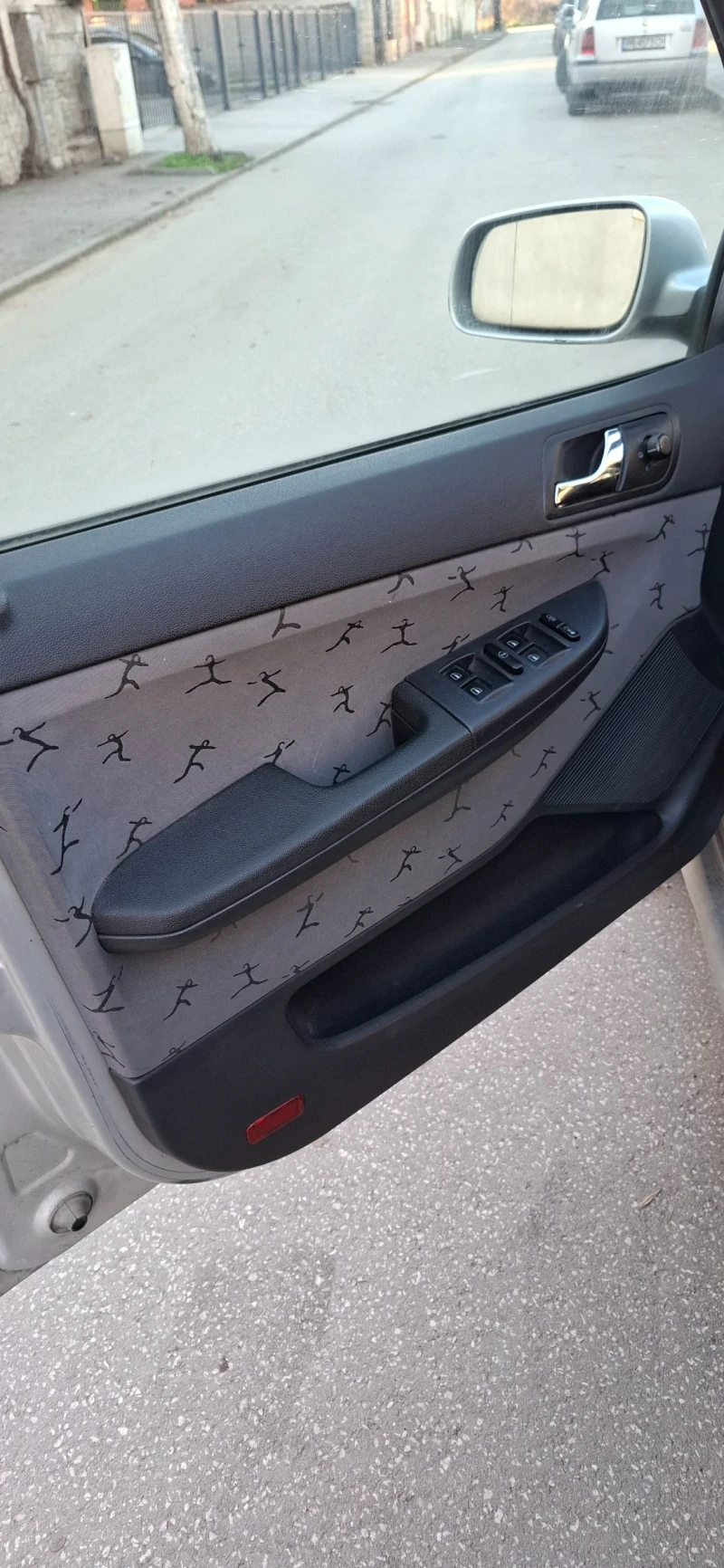 Skoda Fabia, снимка 9 - Автомобили и джипове - 52874973