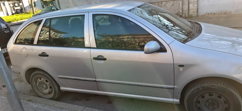 Skoda Fabia, снимка 5 - Автомобили и джипове - 52874973