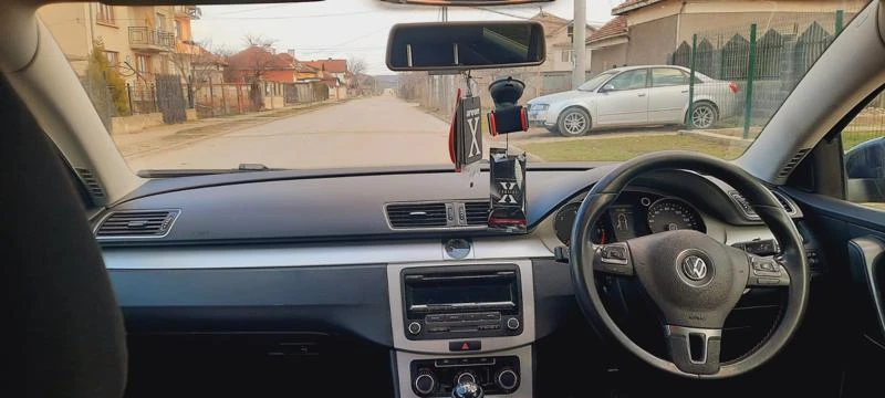 VW Passat 1.6tdi, снимка 8 - Автомобили и джипове - 36083799