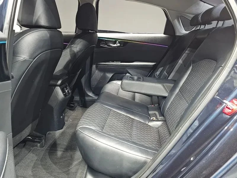 Kia K3, снимка 11 - Автомобили и джипове - 56690509