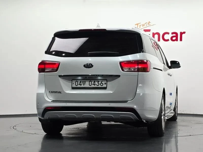 Kia Carnival, снимка 4 - Автомобили и джипове - 56707031