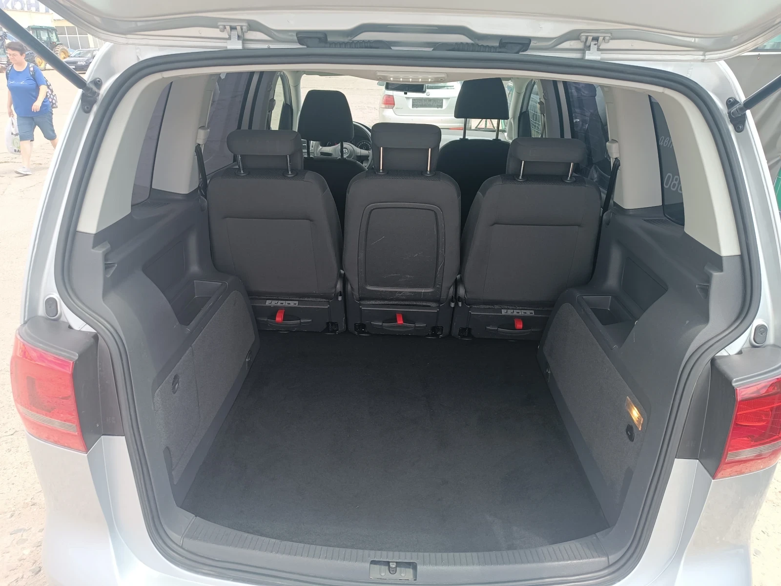 VW Touran 1, 6 TDi, ПЕРФЕКТЕН, ЛИЗИНГ  - изображение 5