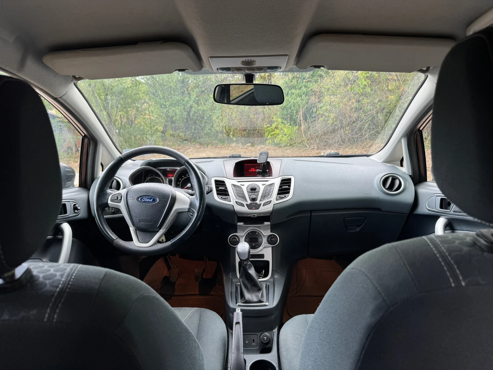 Ford Fiesta 1.4 изпълнение Titanium  | Mobile.bg — изображение 9