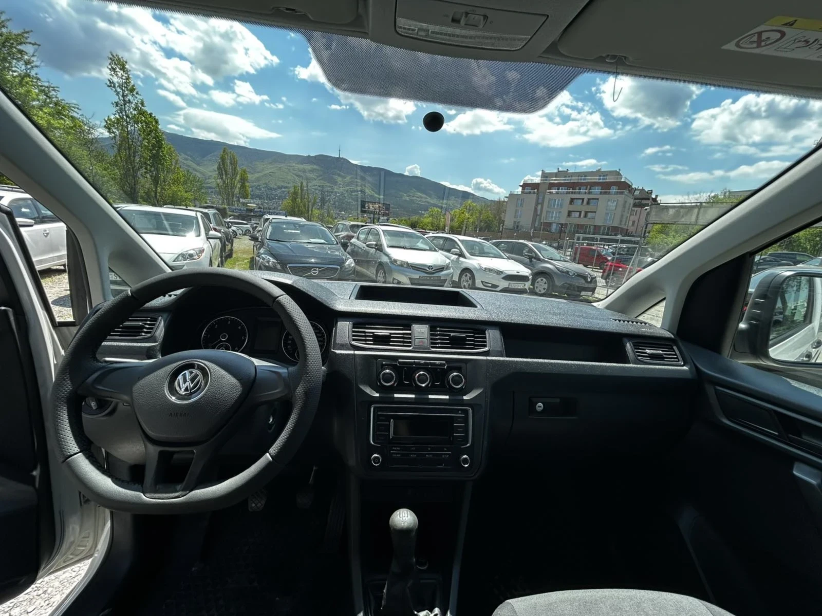 VW Caddy 2.0 TDI, снимка 9 - Автомобили и джипове - 54345947