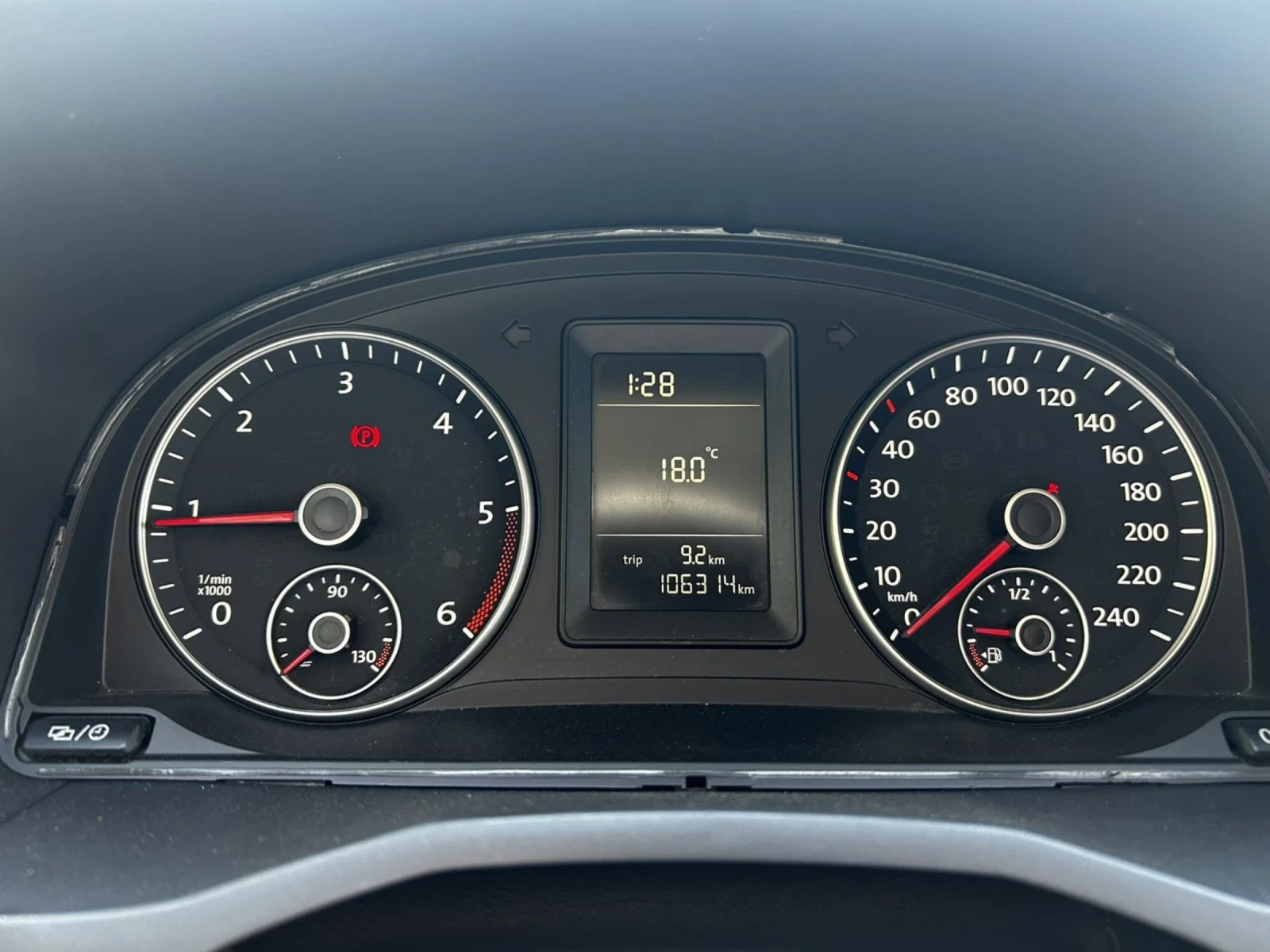 VW Caddy 2.0 TDI, снимка 11 - Автомобили и джипове - 54345947