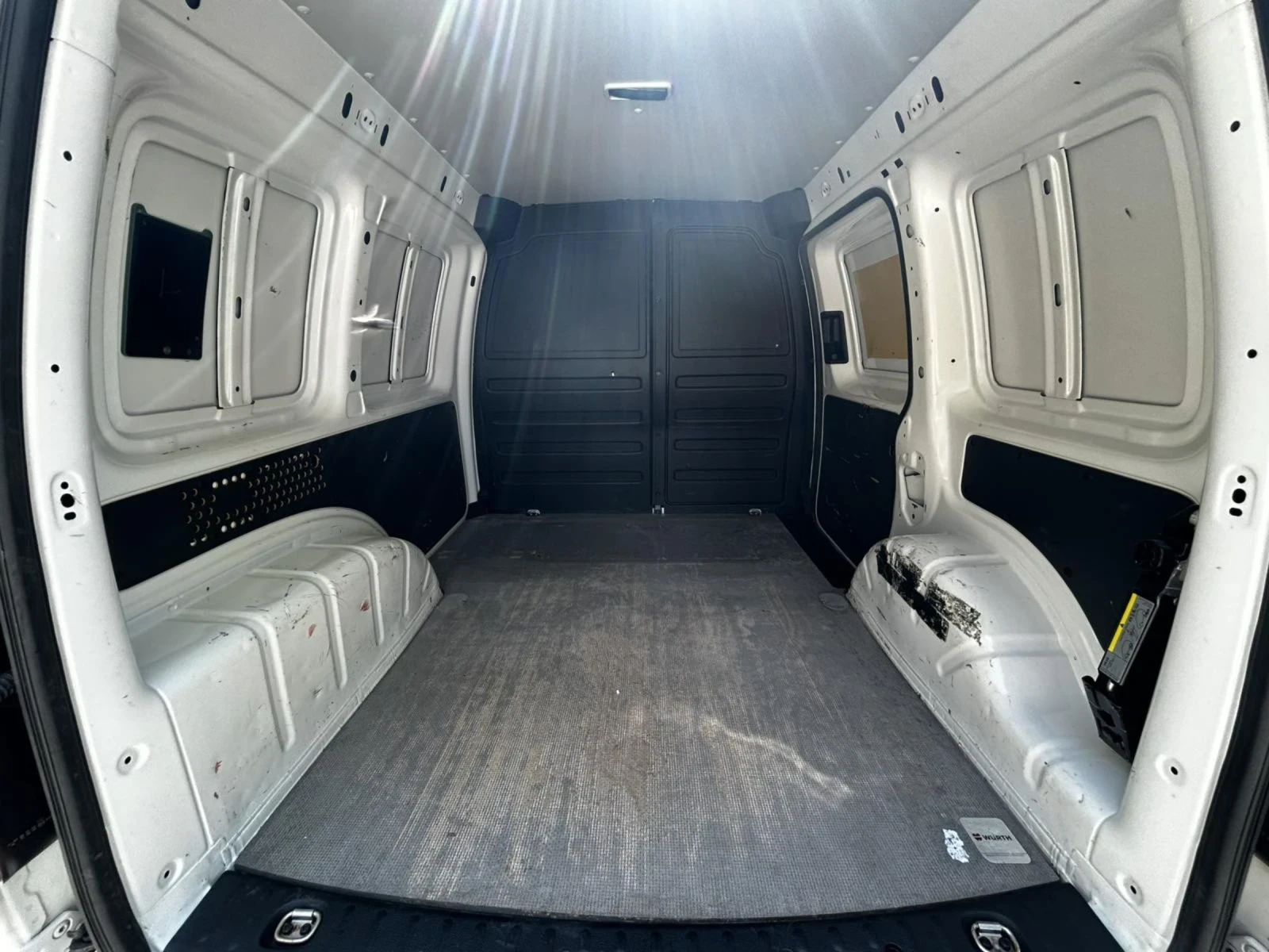 VW Caddy 2.0 TDI, снимка 3 - Автомобили и джипове - 54345947