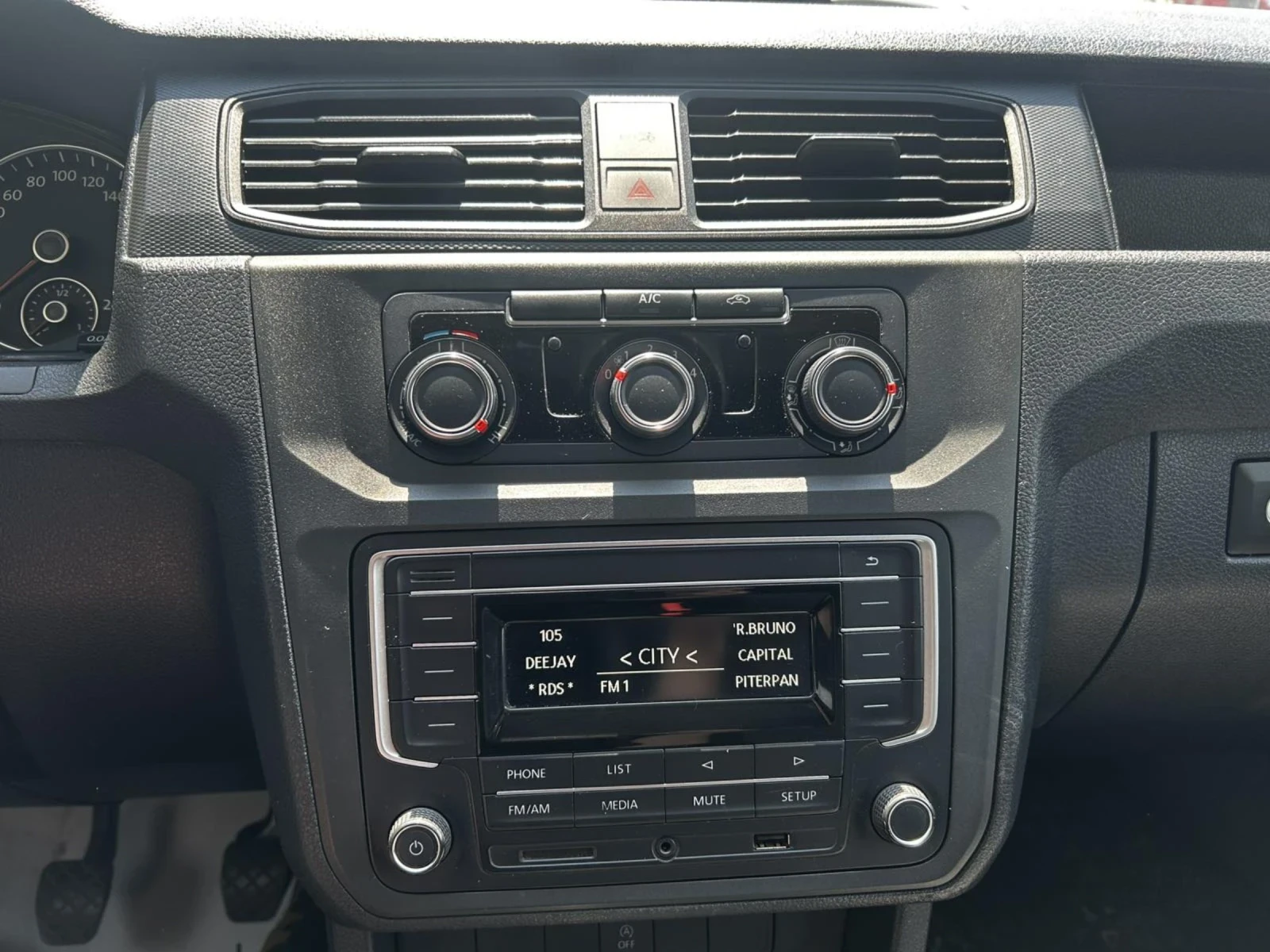 VW Caddy 2.0 TDI, снимка 12 - Автомобили и джипове - 54345947