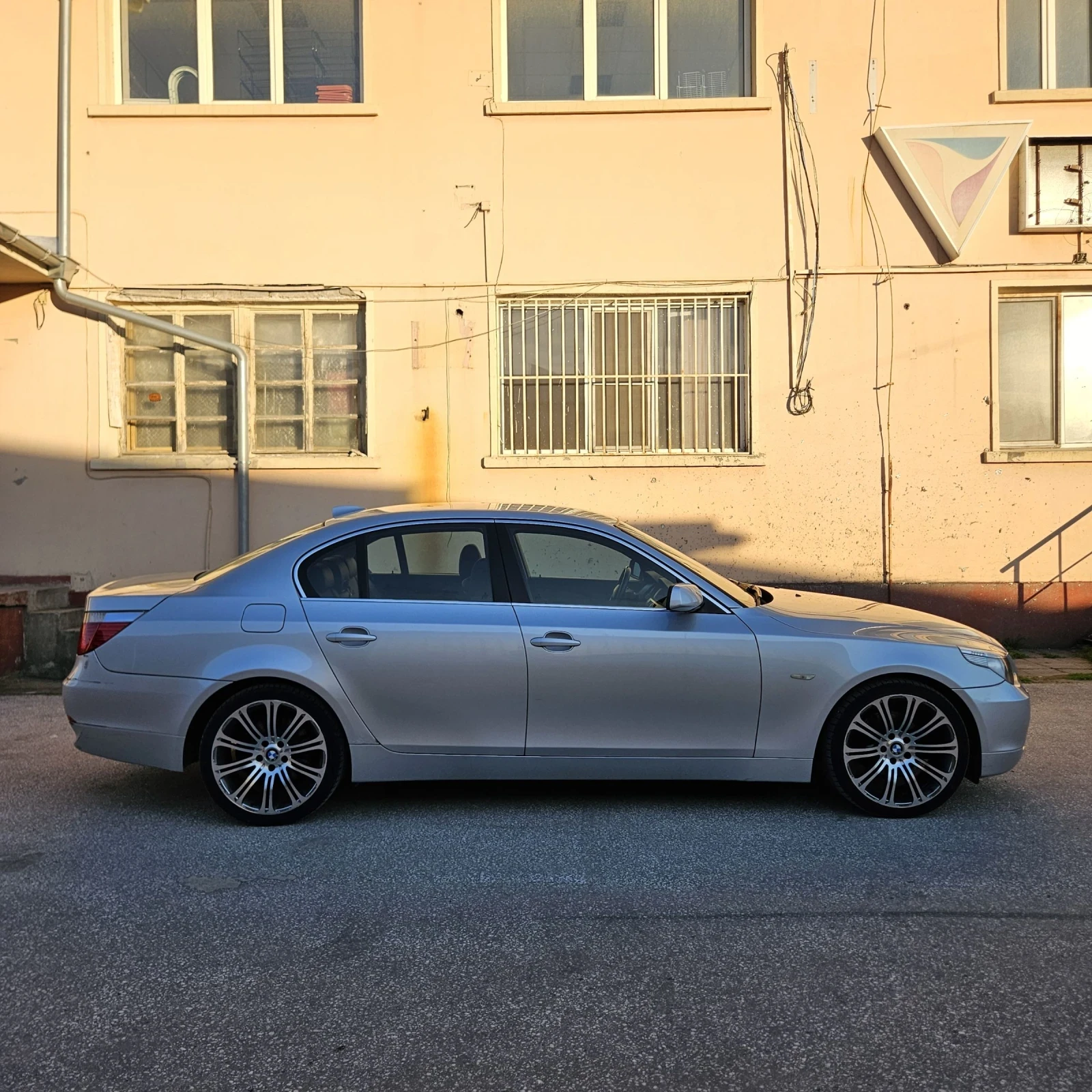 BMW 525, снимка 5 - Автомобили и джипове - 54378788