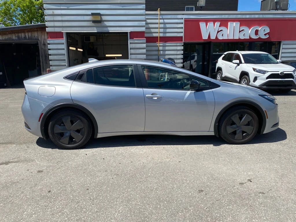 Toyota Prius  SE FWD, снимка 4 - Автомобили и джипове - 54876169