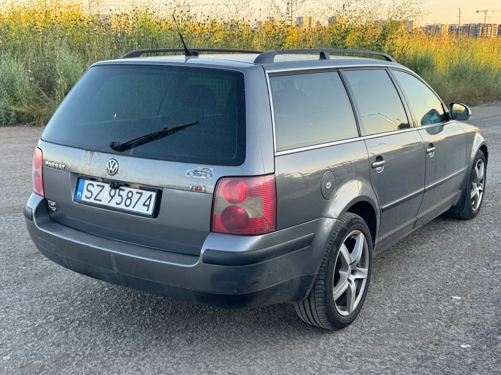 VW Passat 1.9TDI, снимка 6 - Автомобили и джипове - 54887397