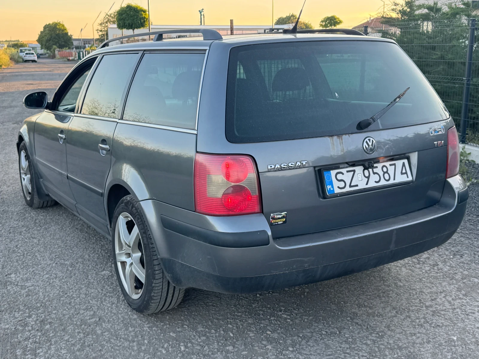 VW Passat 1.9TDI, снимка 4 - Автомобили и джипове - 54887397