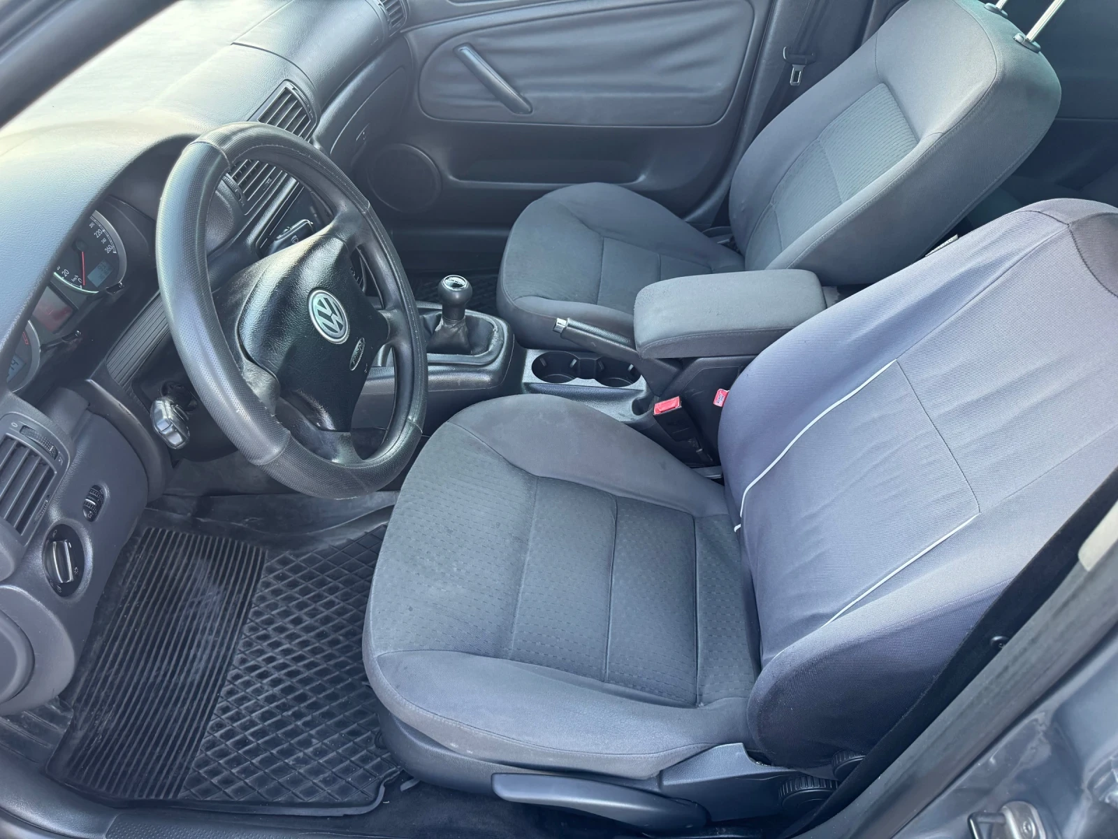 VW Passat 1.9TDI, снимка 7 - Автомобили и джипове - 54887397