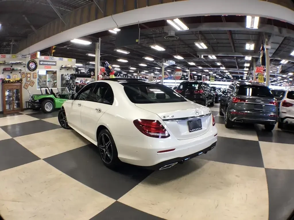 Mercedes-Benz E 350 4MATIC AMG Package, снимка 4 - Автомобили и джипове - 55693521