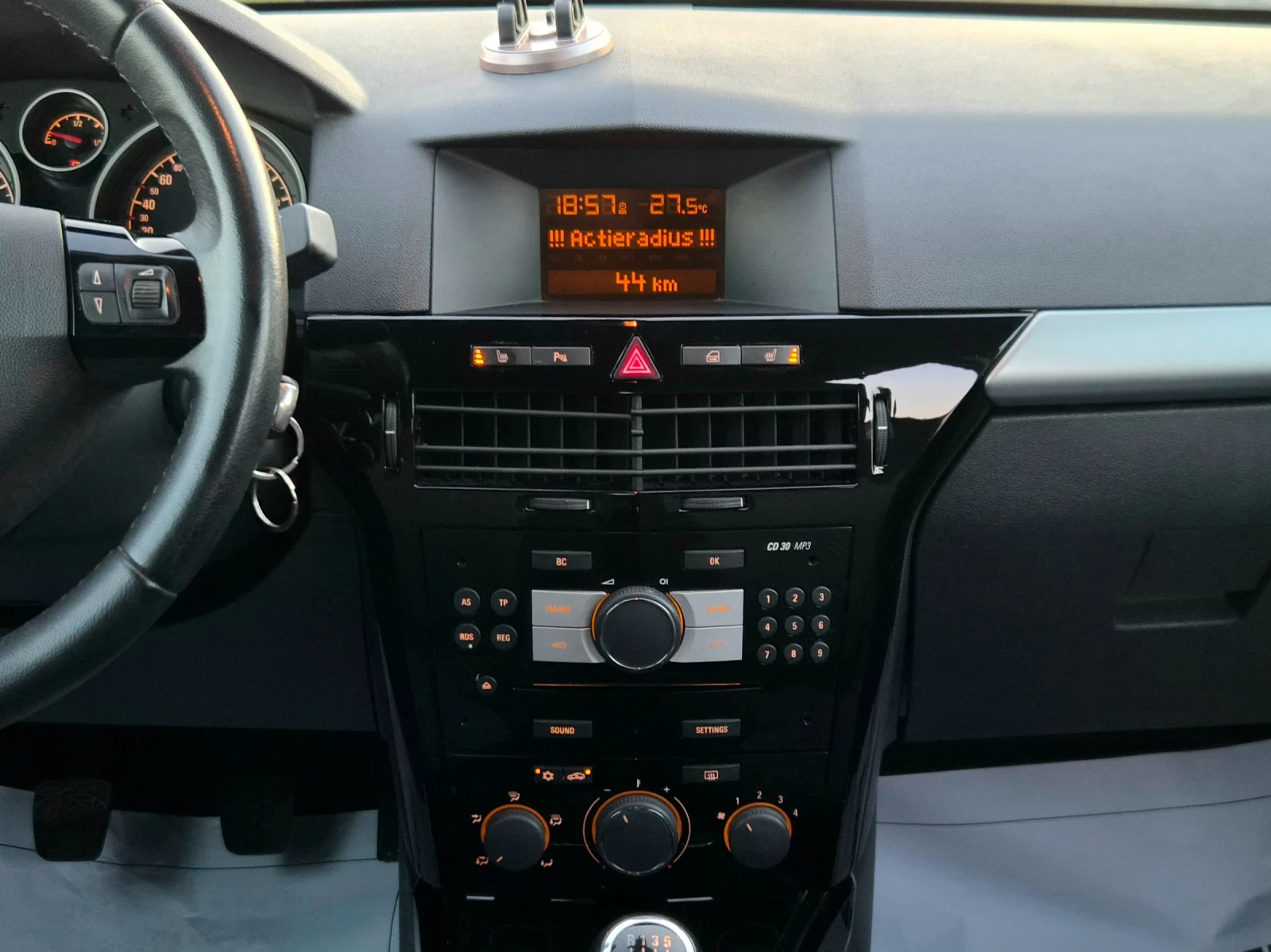 Opel Astra 1.6* FACELIFT , снимка 14 - Автомобили и джипове - 55746904