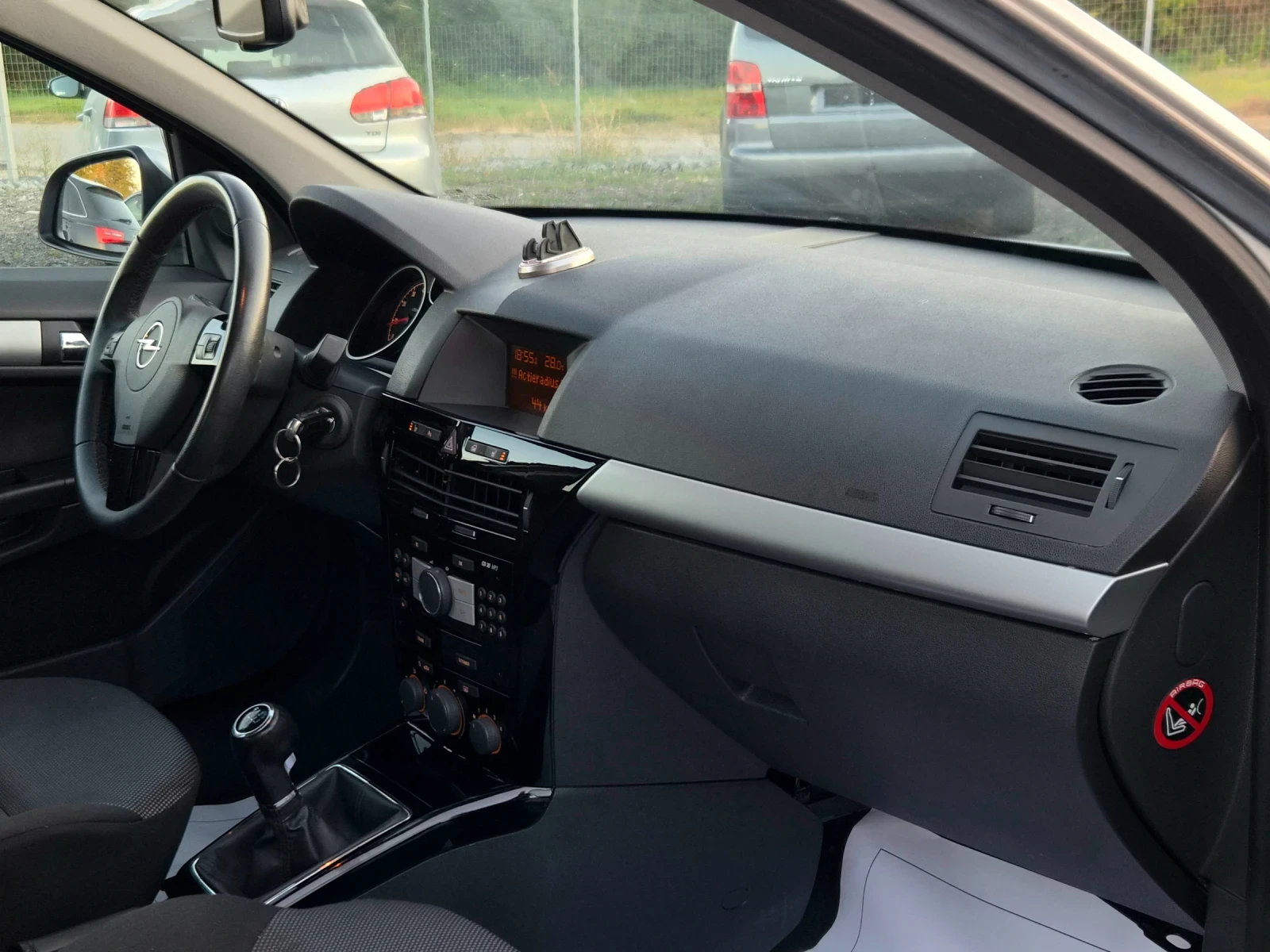 Opel Astra 1.6* FACELIFT , снимка 12 - Автомобили и джипове - 55746904