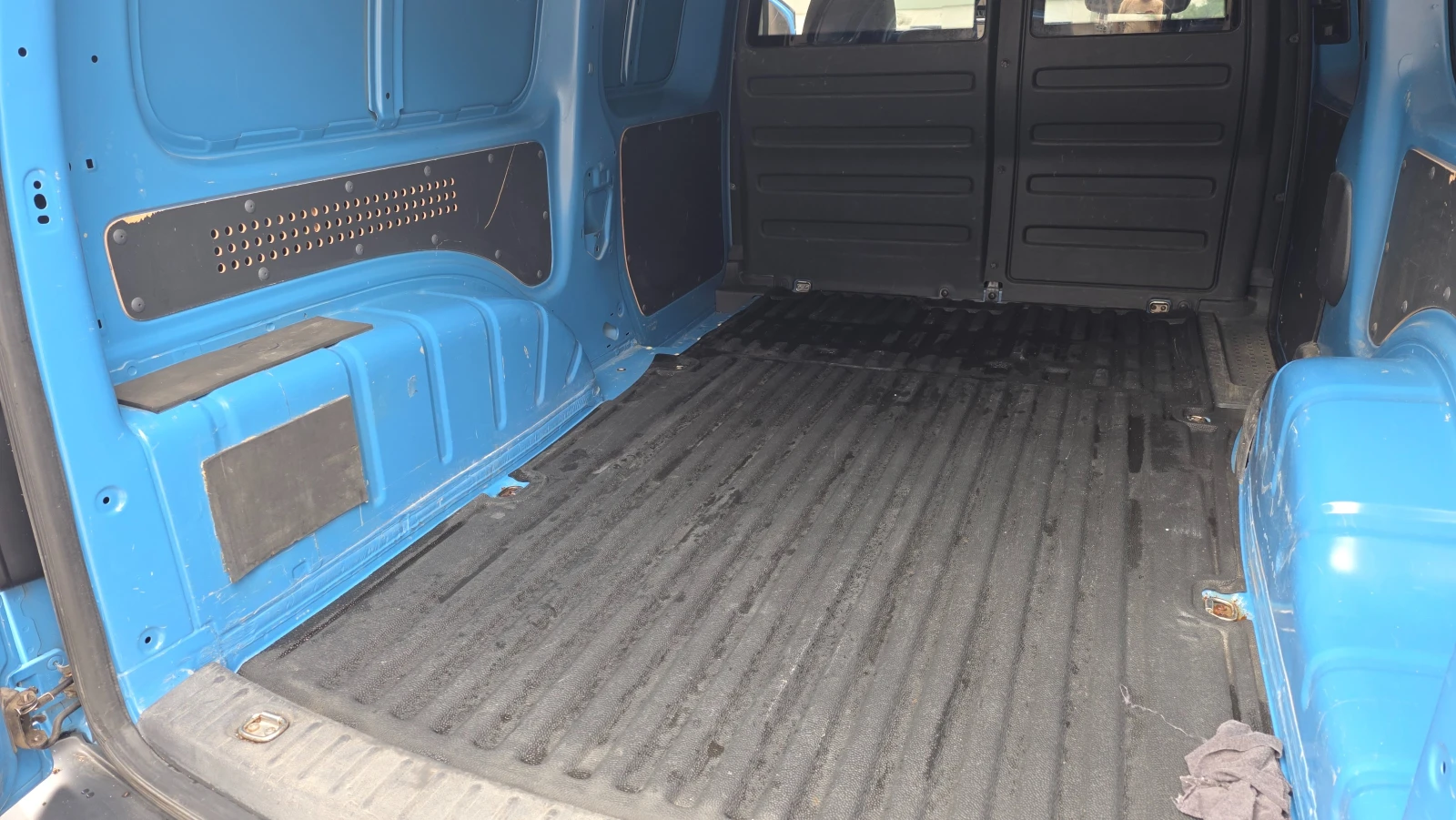 VW Caddy 1.6 TDI MAXI, снимка 9 - Автомобили и джипове - 56336432