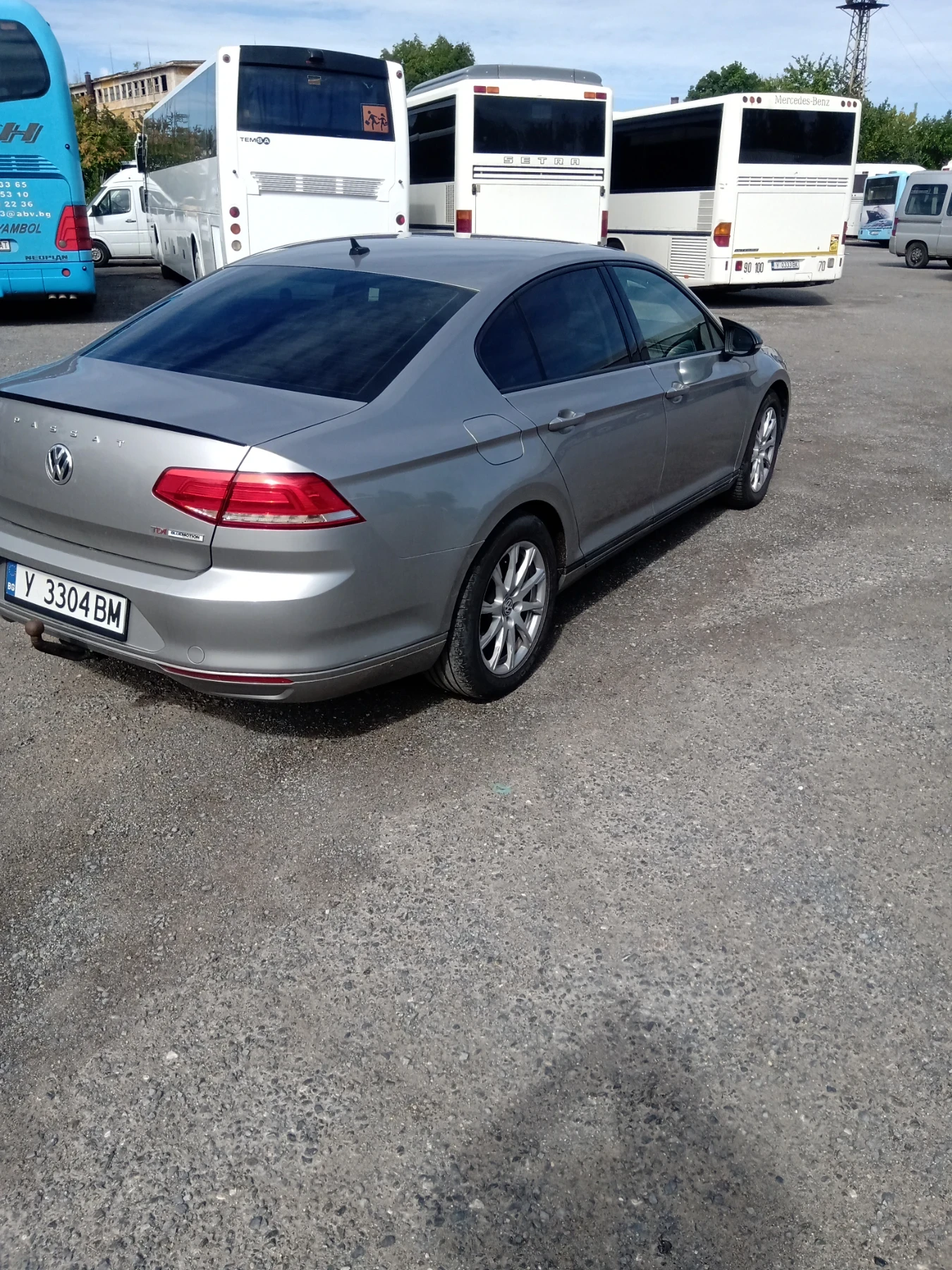 VW Passat 1.6 TDI, снимка 6 - Автомобили и джипове - 56346577