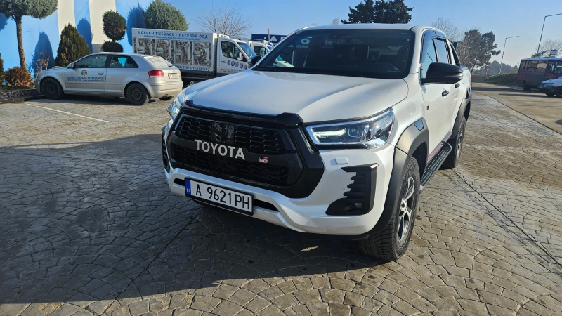 Toyota Hilux GR SPORT, снимка 1 - Автомобили и джипове - 48831325