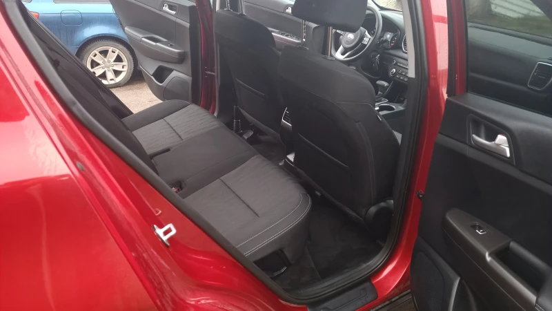 Kia Sportage, снимка 9 - Автомобили и джипове - 53024223
