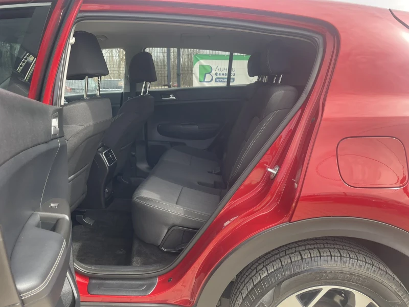 Kia Sportage, снимка 8 - Автомобили и джипове - 53024223