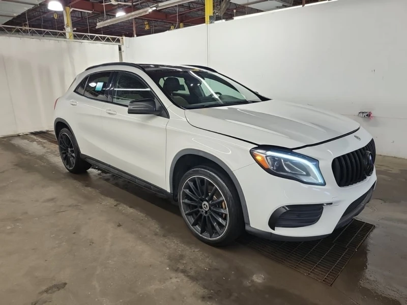 Mercedes-Benz GLA * 250 * CARFAX * БЕЗ ПЪРВОНАЧАЛНА ВНОСКА, снимка 2 - Автомобили и джипове - 53087673