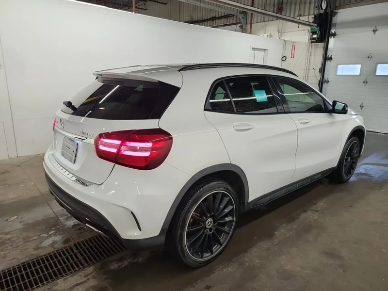 Mercedes-Benz GLA * 250 * CARFAX * БЕЗ ПЪРВОНАЧАЛНА ВНОСКА, снимка 3 - Автомобили и джипове - 53087673