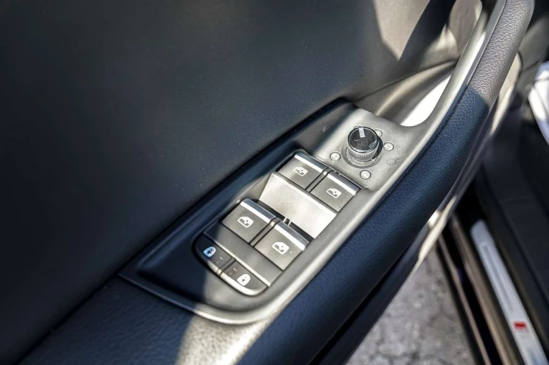 Audi Q8 PROGRESSIV S-LINE QUATTRO | ONE OWNER | NAVI | PAN, снимка 8 - Автомобили и джипове - 53148064